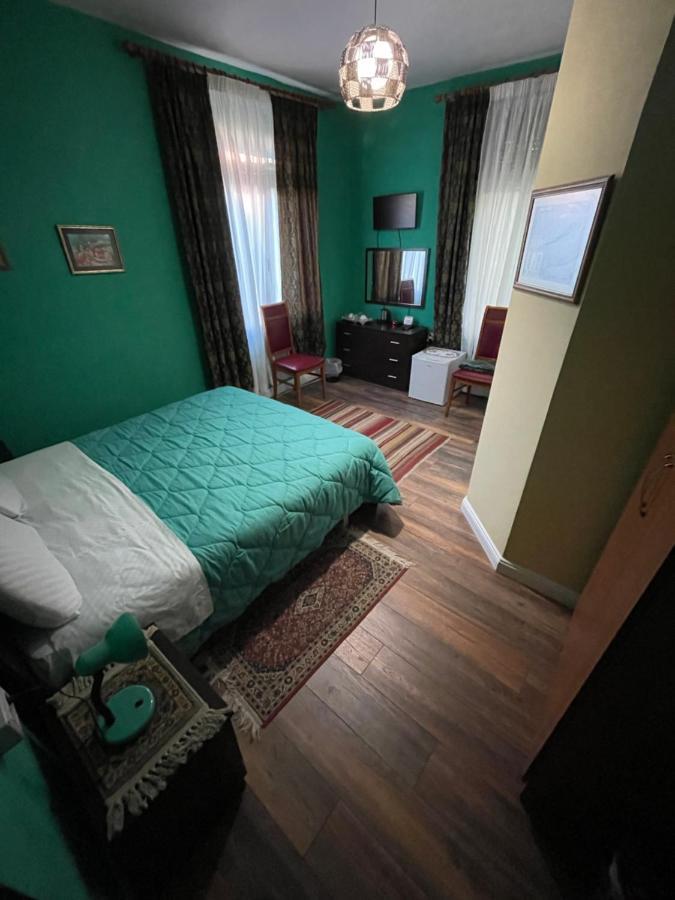 Hotel Vila 15 - Center Тирана Екстериор снимка