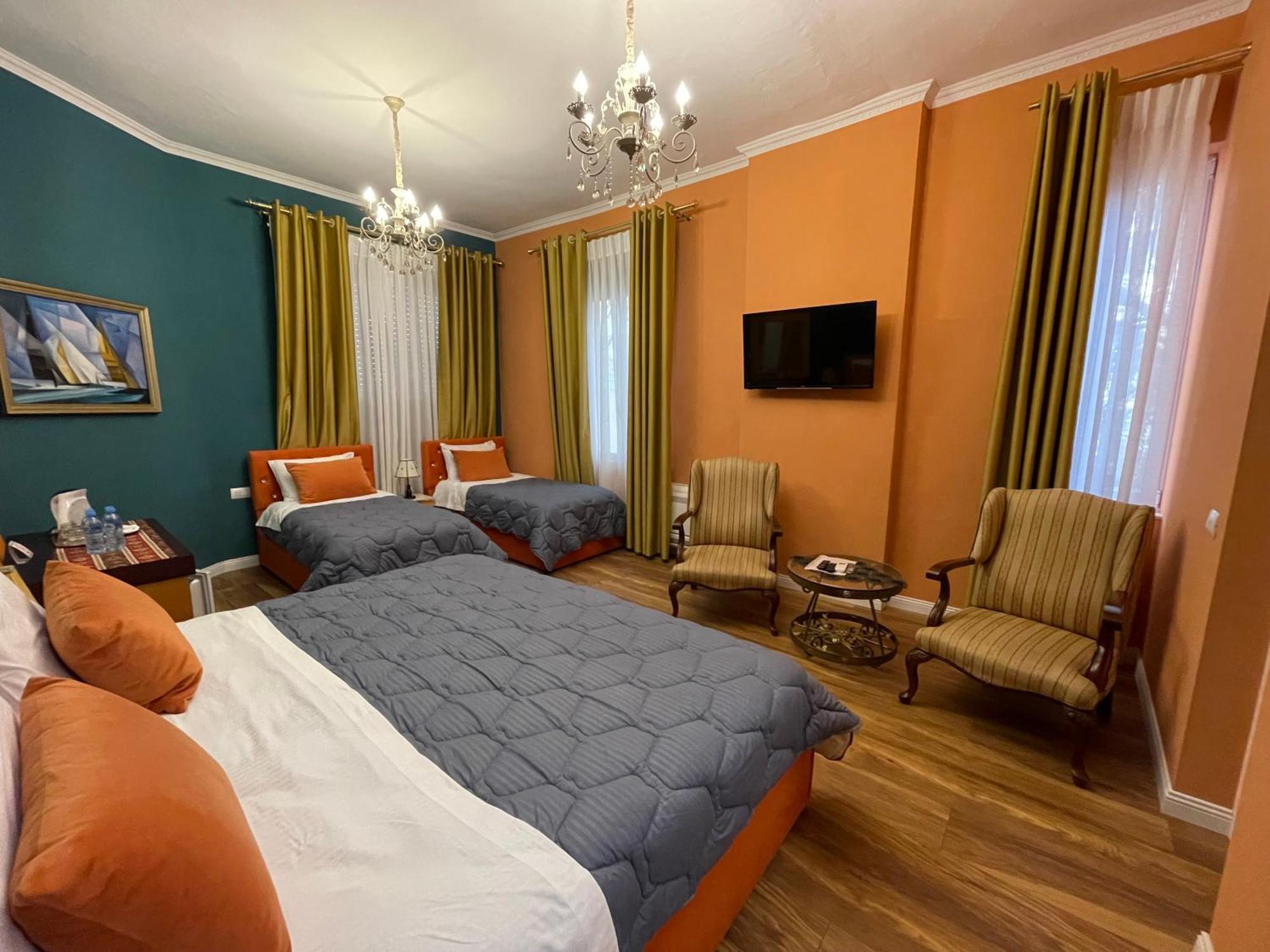 Hotel Vila 15 - Center Тирана Екстериор снимка