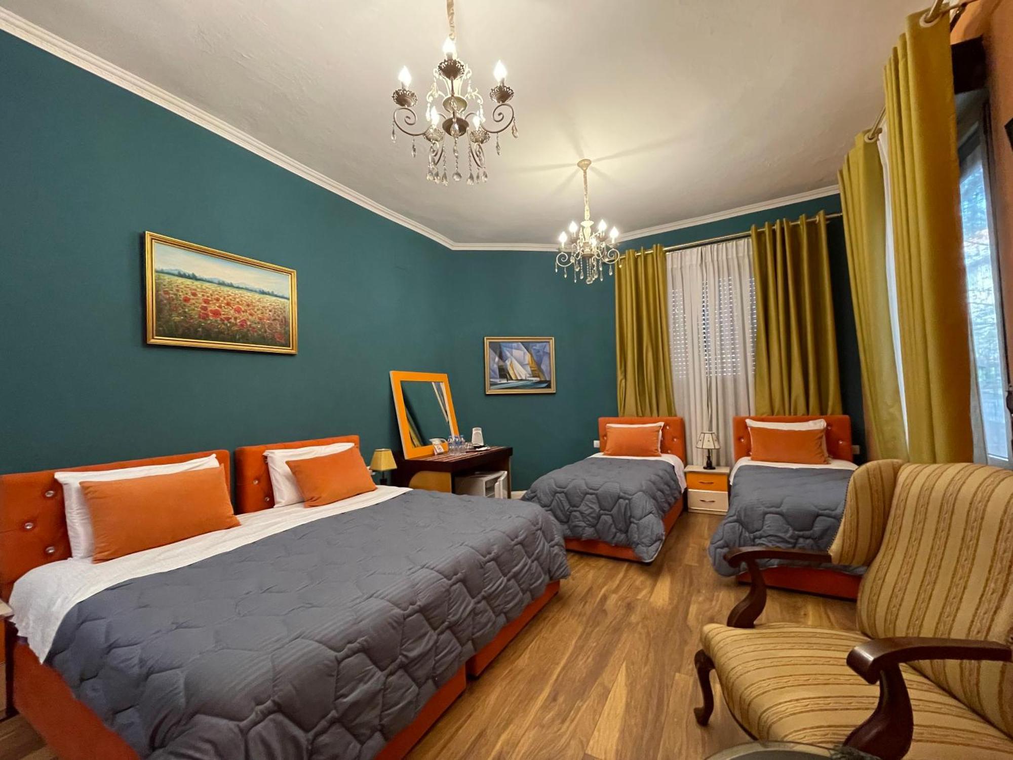 Hotel Vila 15 - Center Тирана Екстериор снимка